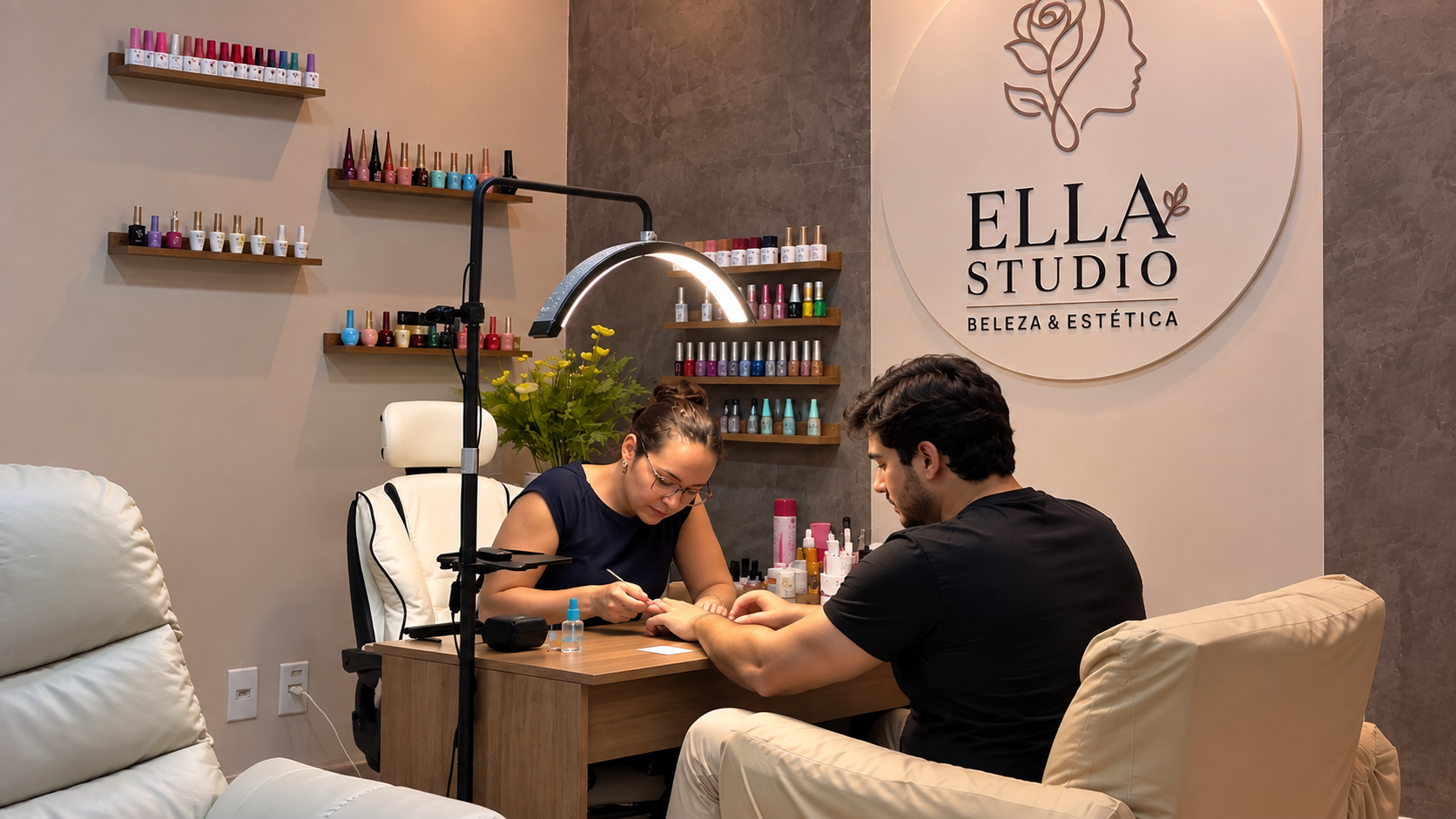 Cuidados com mãos e unhas masculinas no ELLA MEN em Valinhos